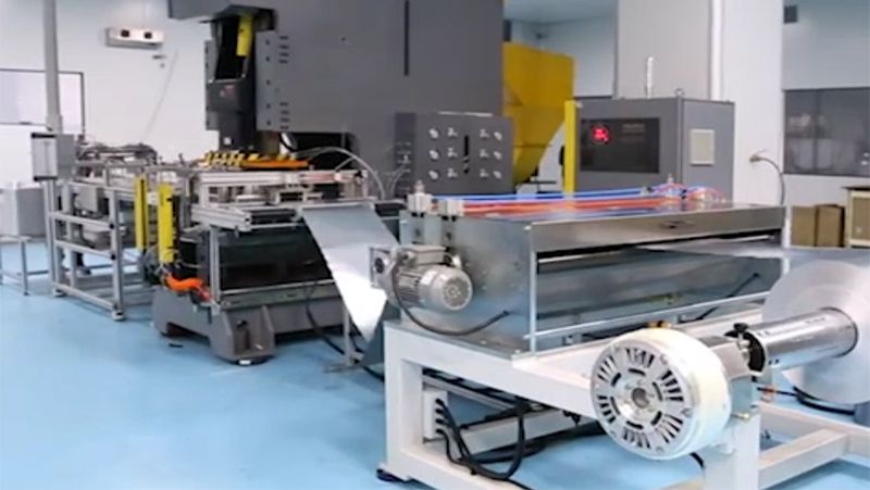 Machine de poinçonnage 63T